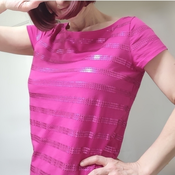 LOFT Tops - Taylor LOFT Fuchsia Pink Sequin Cap Sleeve Tee